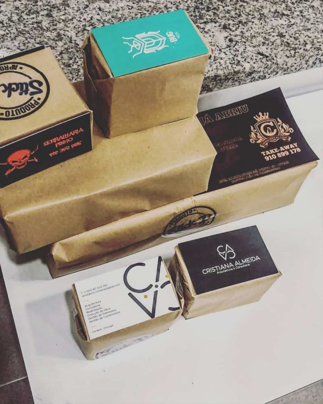 Cartões de visita personalizados stick it